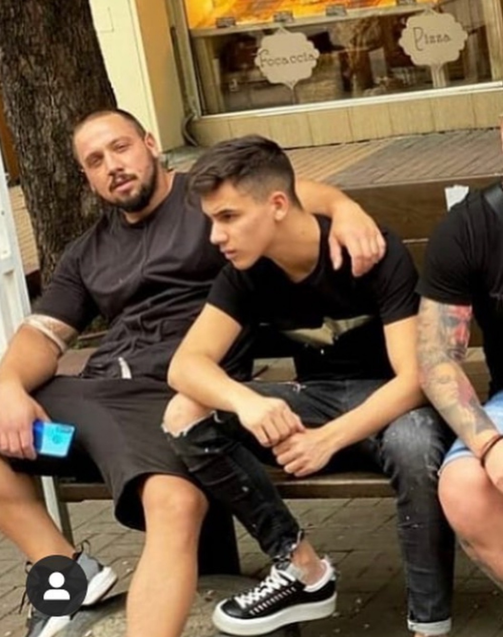 Фолк изпълнителят Денис Теофиков е взимал антидепресанти Това заяви в